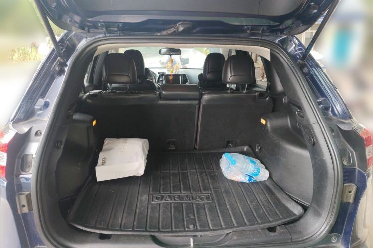 Used Jeep Cherokee 2017 2.4L Leading Smart Edition Trunk