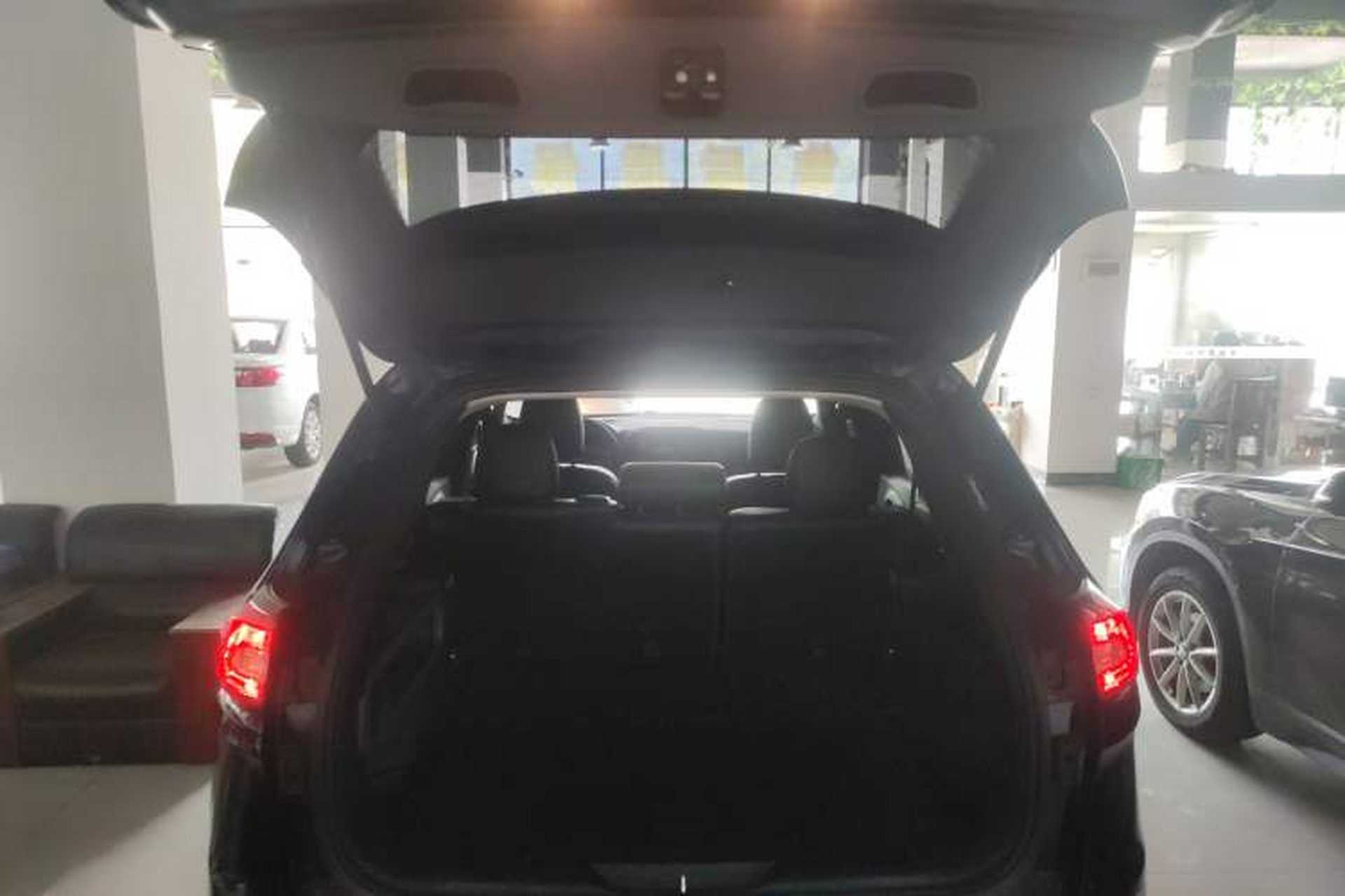 Used Jeep Cherokee 2017 2.0L Superior Edition Trunk