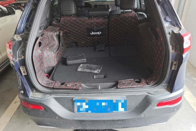 Used Jeep Cherokee 2017 2.0L Superior Edition Trunk