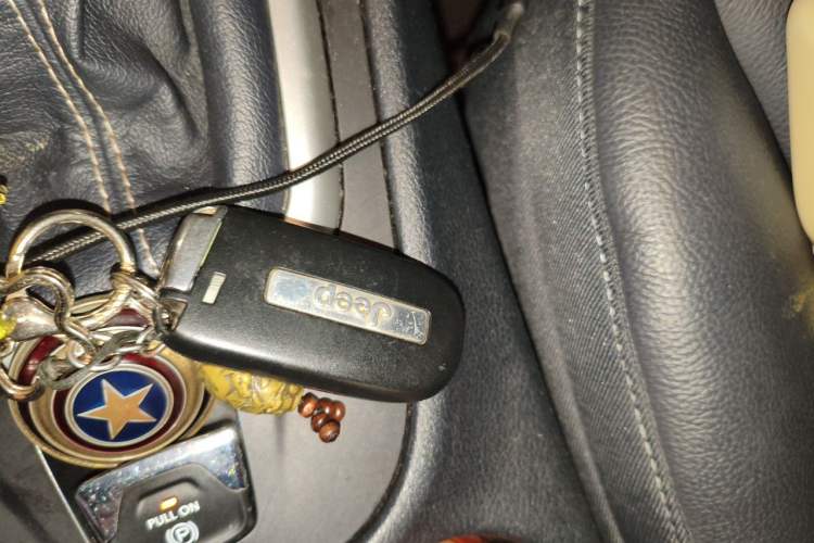 Used Jeep Cherokee 2017 2.4L Leading Edition Vehicle Key