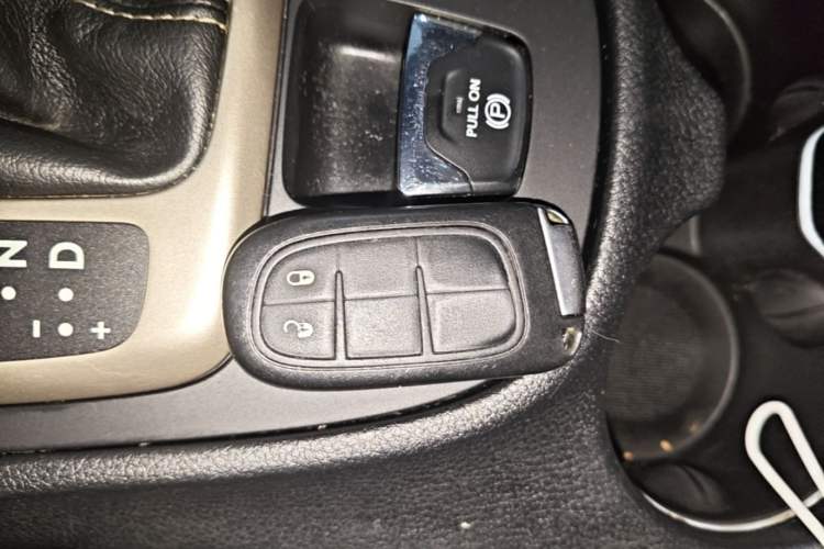 Used Jeep Cherokee 2017 2.4L Professional Smart Edition Vehicle Key