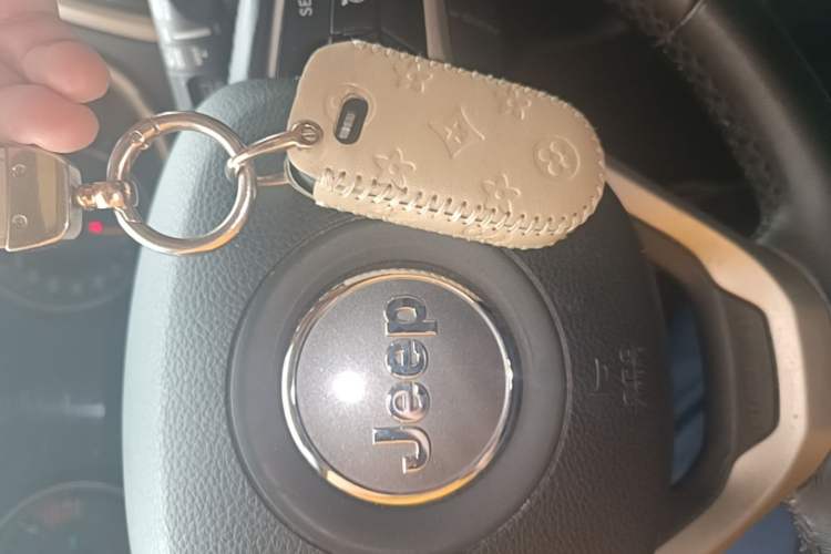 Used Jeep Cherokee 2017 2.0L Superior Edition Vehicle Key