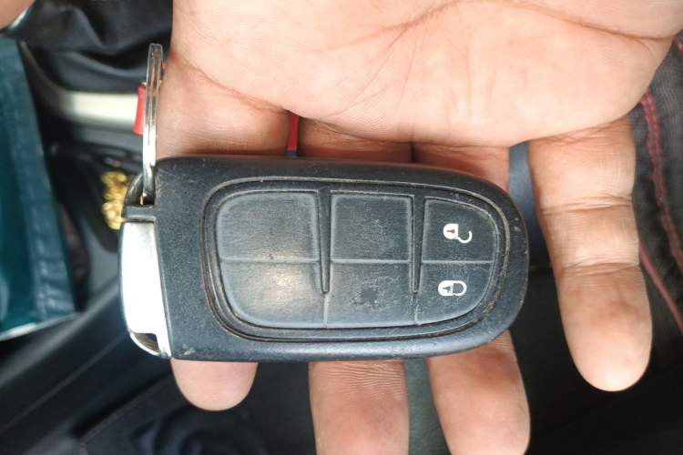 Used Jeep Cherokee 2017 2.0L Superior Edition Vehicle Key