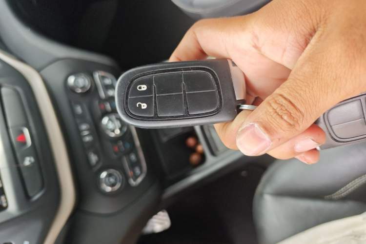 Used Jeep Cherokee 2017 2.4L Leading Smart Edition Vehicle Key