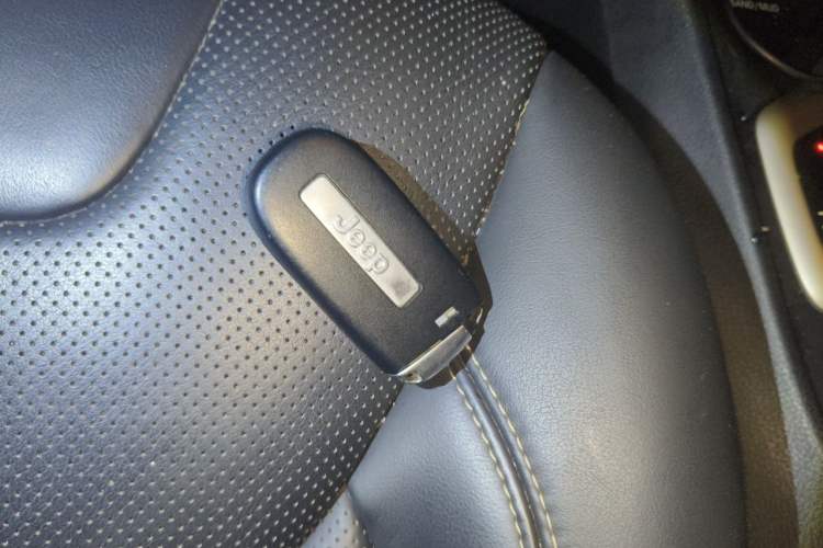 Used Jeep Cherokee 2017 2.4L Superior Edition Vehicle Key