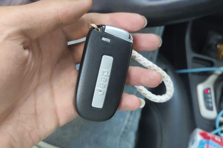 Used Jeep Cherokee 2017 2.0L Superior Edition Vehicle Key