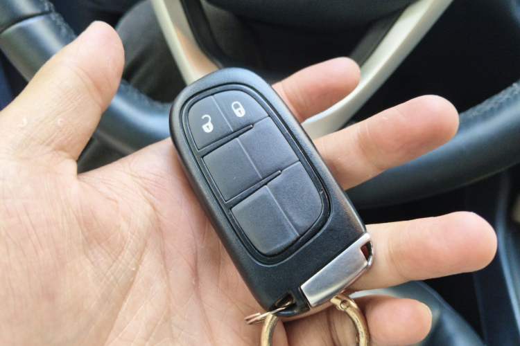Used Jeep Cherokee 2017 2.4L Professional Smart Edition Vehicle Key