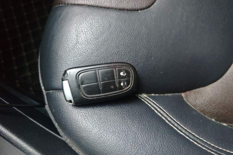 Used Jeep Cherokee 2017 2.0L Superior Edition Vehicle Key