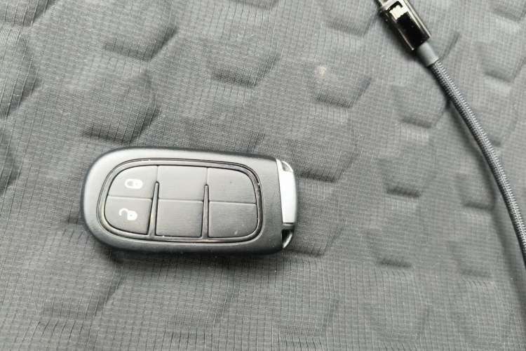 Used Jeep Cherokee 2017 2.0L Superior Edition Vehicle Key