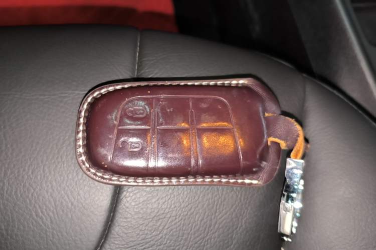 Used Jeep Cherokee 2017 2.0L Superior Edition Vehicle Key
