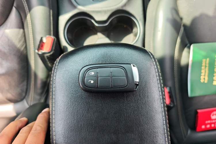 Used Jeep Cherokee 2017 2.0L Superior Edition Vehicle Key