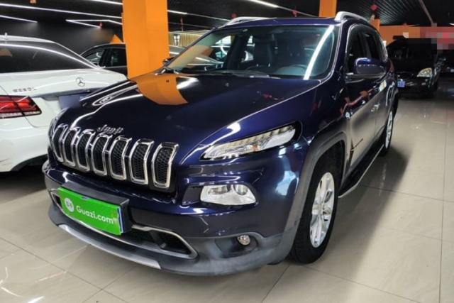 Jeep Cherokee 2017 2.0L Superior Edition с пробегом