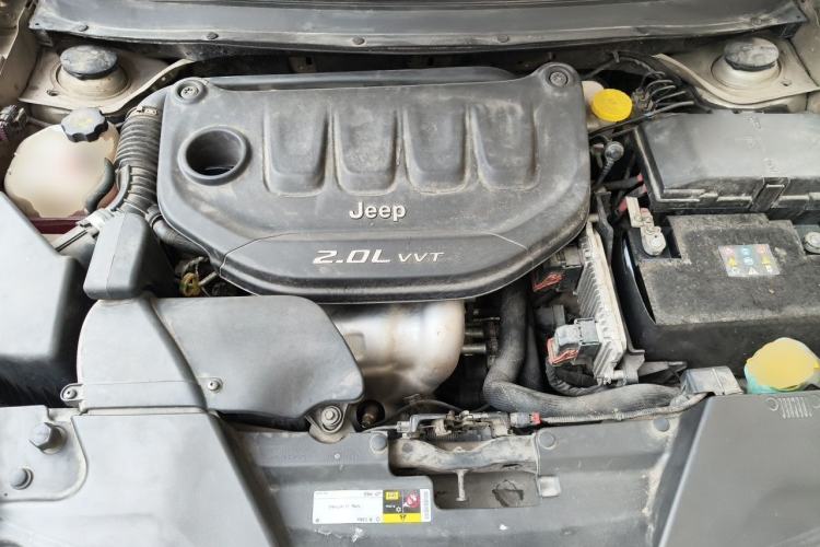 Used Jeep Cherokee 2017 2.0L Superior Edition Engine Bay