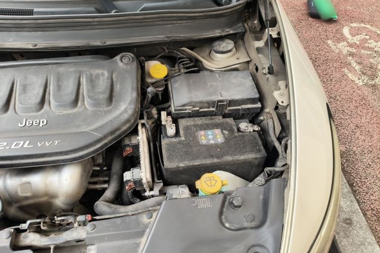 Used Jeep Cherokee 2017 2.0L Superior Edition Engine Bay Left