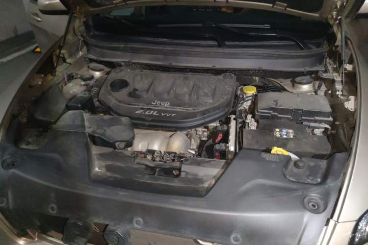 Used Jeep Cherokee 2017 2.0L Superior Edition Engine Bay