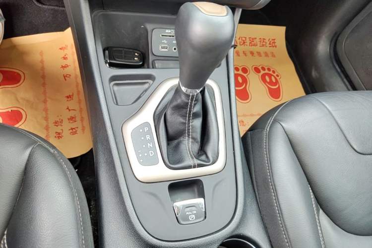 Used Jeep Cherokee 2017 2.0L Superior Edition Gear Lever