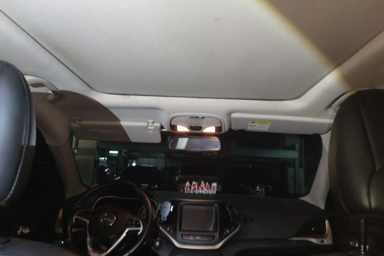 Used Jeep Cherokee 2017 2.0L Superior Edition Headliner