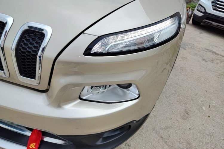 Used Jeep Cherokee 2017 2.0L Superior Edition Left Front Headlight