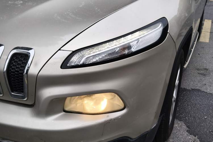 Used Jeep Cherokee 2017 2.0L Superior Edition Left Front Headlight