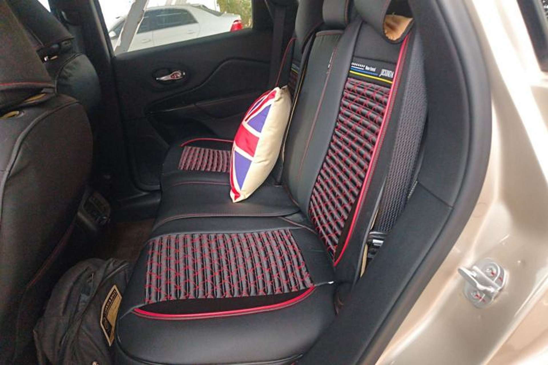 Used Jeep Cherokee 2017 2.0L Superior Edition Left Rear Seat