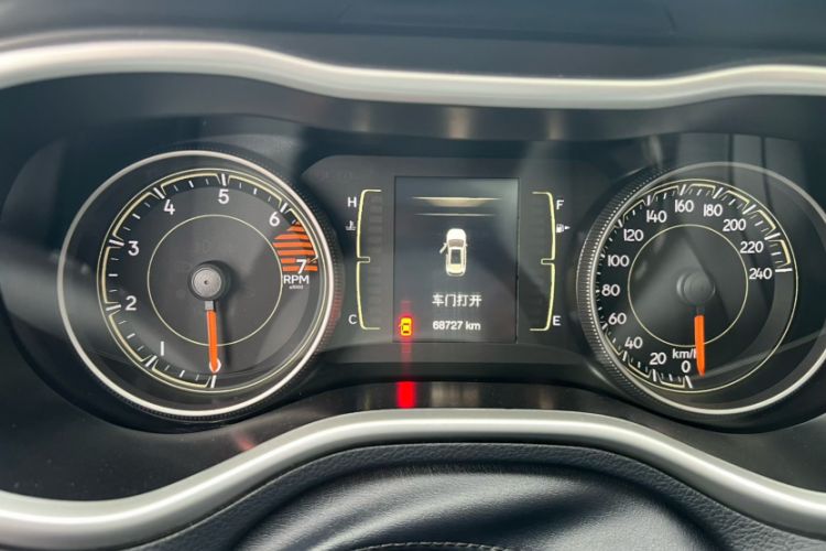 Used Jeep Cherokee 2017 2.4L Professional Edition Odometer Close Up