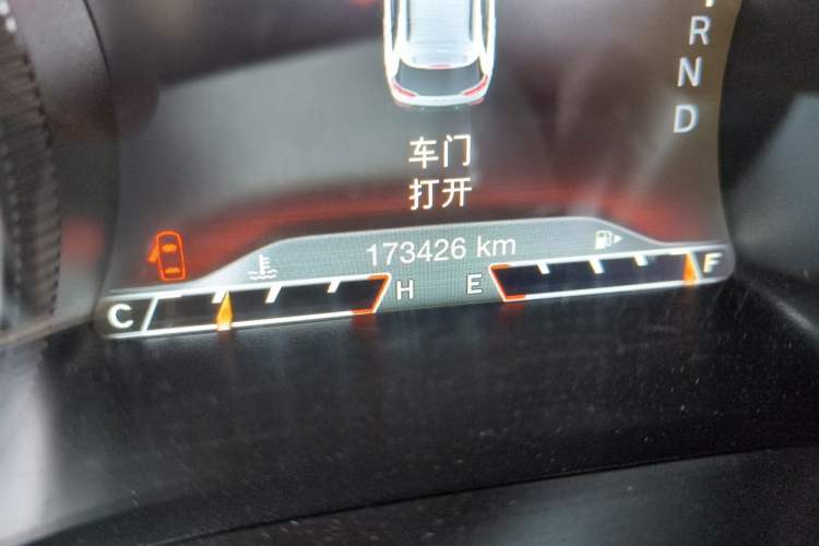 Used Jeep Cherokee 2017 2.0L Superior Edition Odometer Close Up
