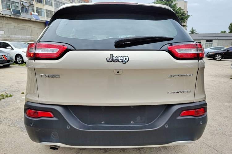 Used Jeep Cherokee 2017 2.0L Superior Edition Rear
