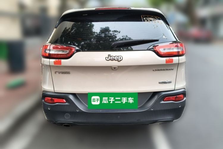 Used Jeep Cherokee 2017 2.0L Superior Edition Rear