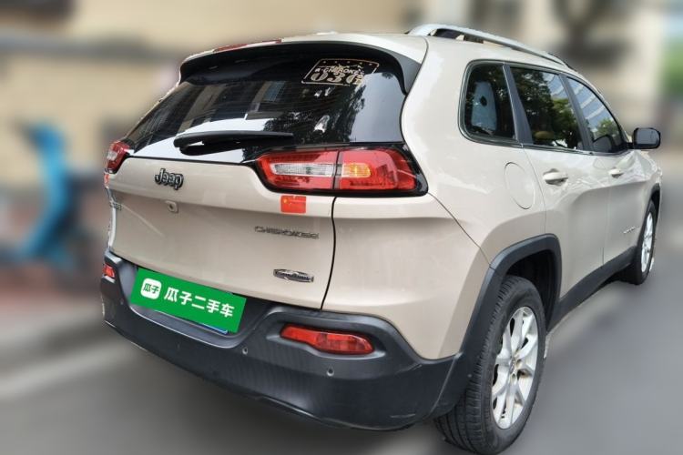 Used Jeep Cherokee 2017 2.0L Superior Edition Rear Right 45 Deg