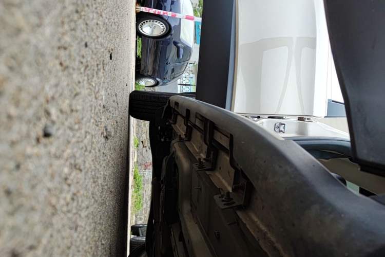 Used Jeep Cherokee 2017 2.0L Superior Edition Right Side Sill