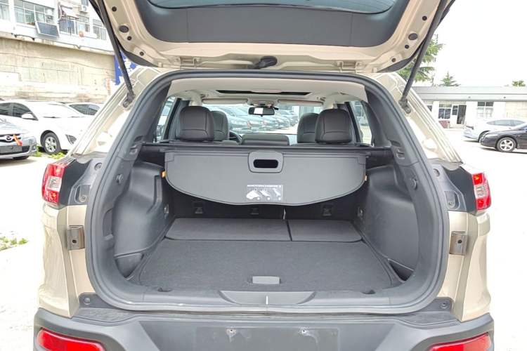 Used Jeep Cherokee 2017 2.0L Superior Edition Trunk