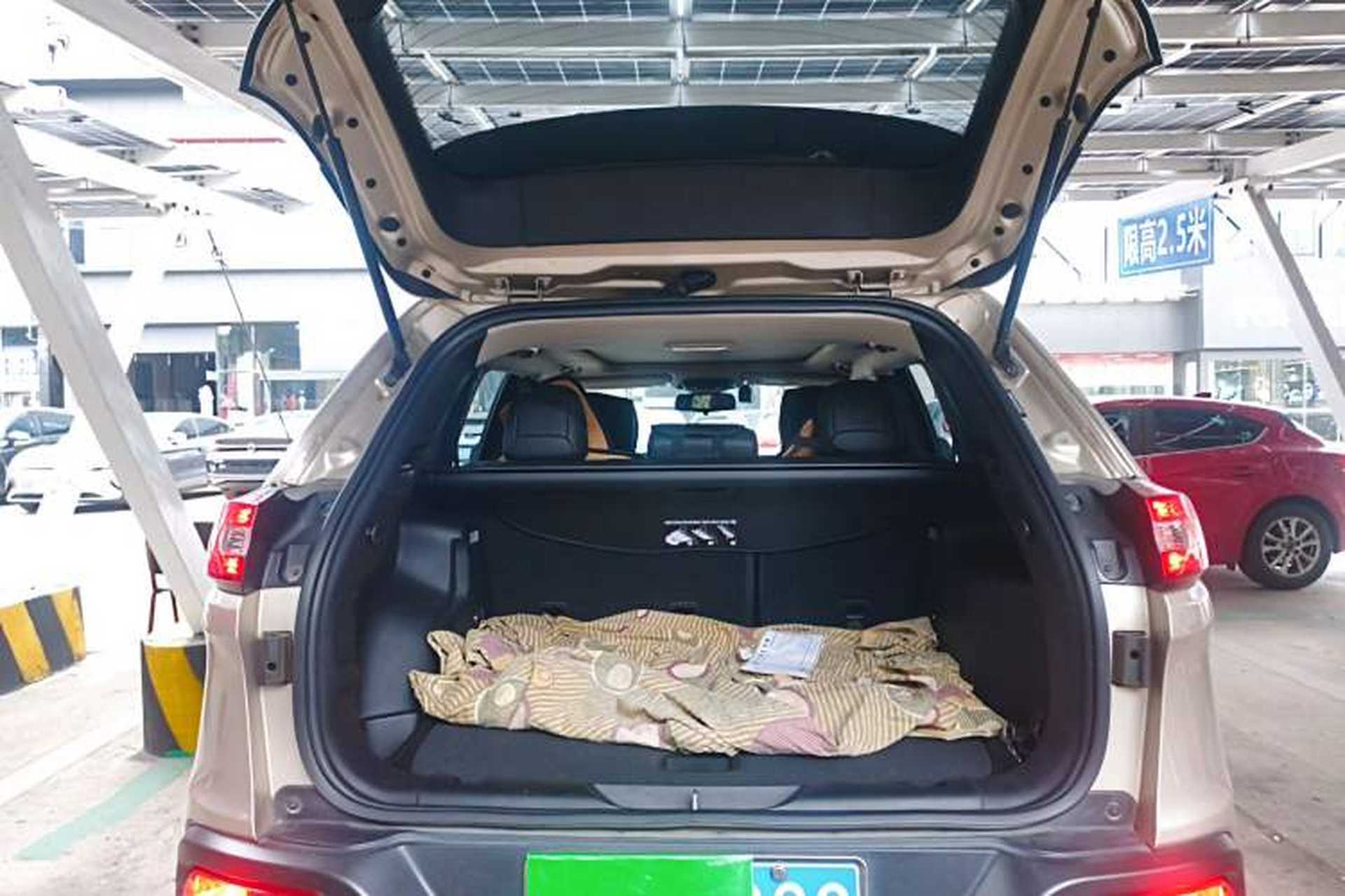 Used Jeep Cherokee 2017 2.0L Superior Edition Trunk