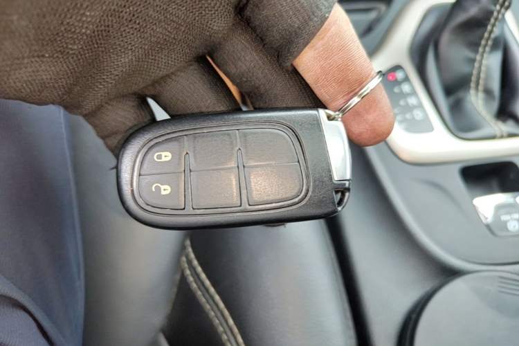 Used Jeep Cherokee 2017 2.0L Superior Edition Vehicle Key