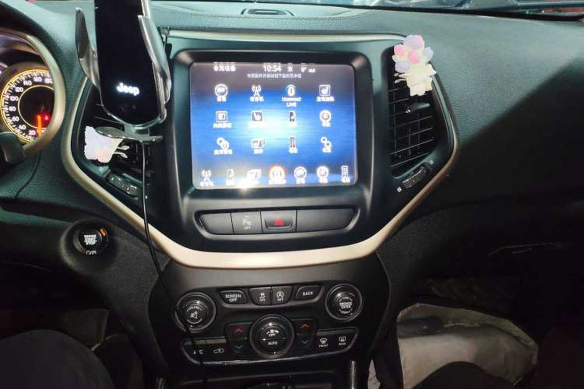 Used Jeep Cherokee 2017 2.0L Superior Edition Audio And AC Panel