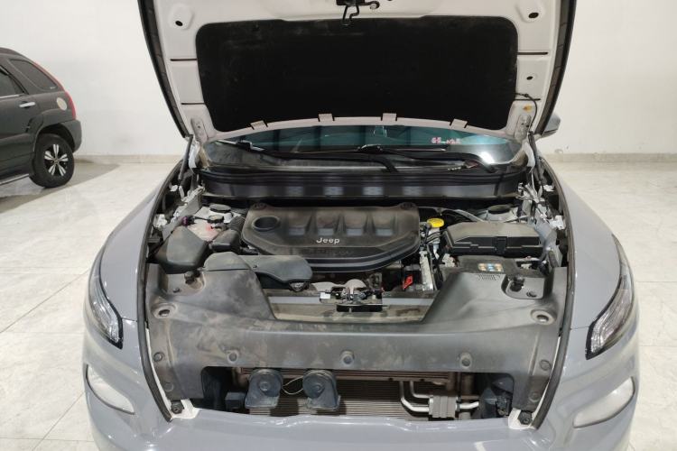 Used Jeep Cherokee 2017 2.0L Superior Edition Engine Bay