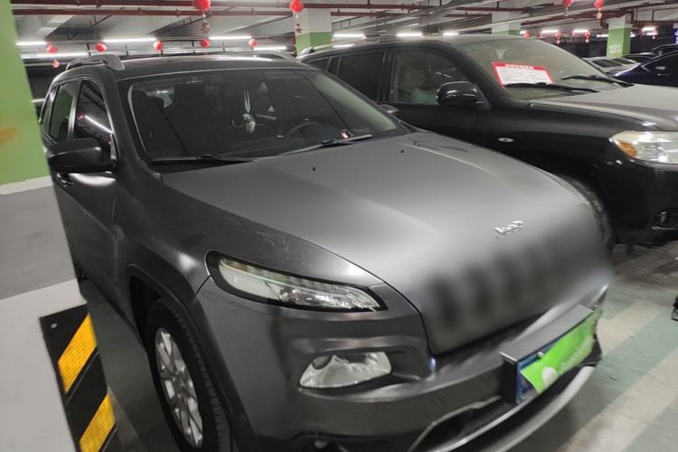 Used Jeep Cherokee 2017 2.4L Leading Smart Edition Front Right 45 Deg