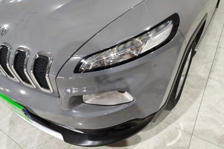 Used Jeep Cherokee 2017 2.0L Superior Edition Left Front Headlight