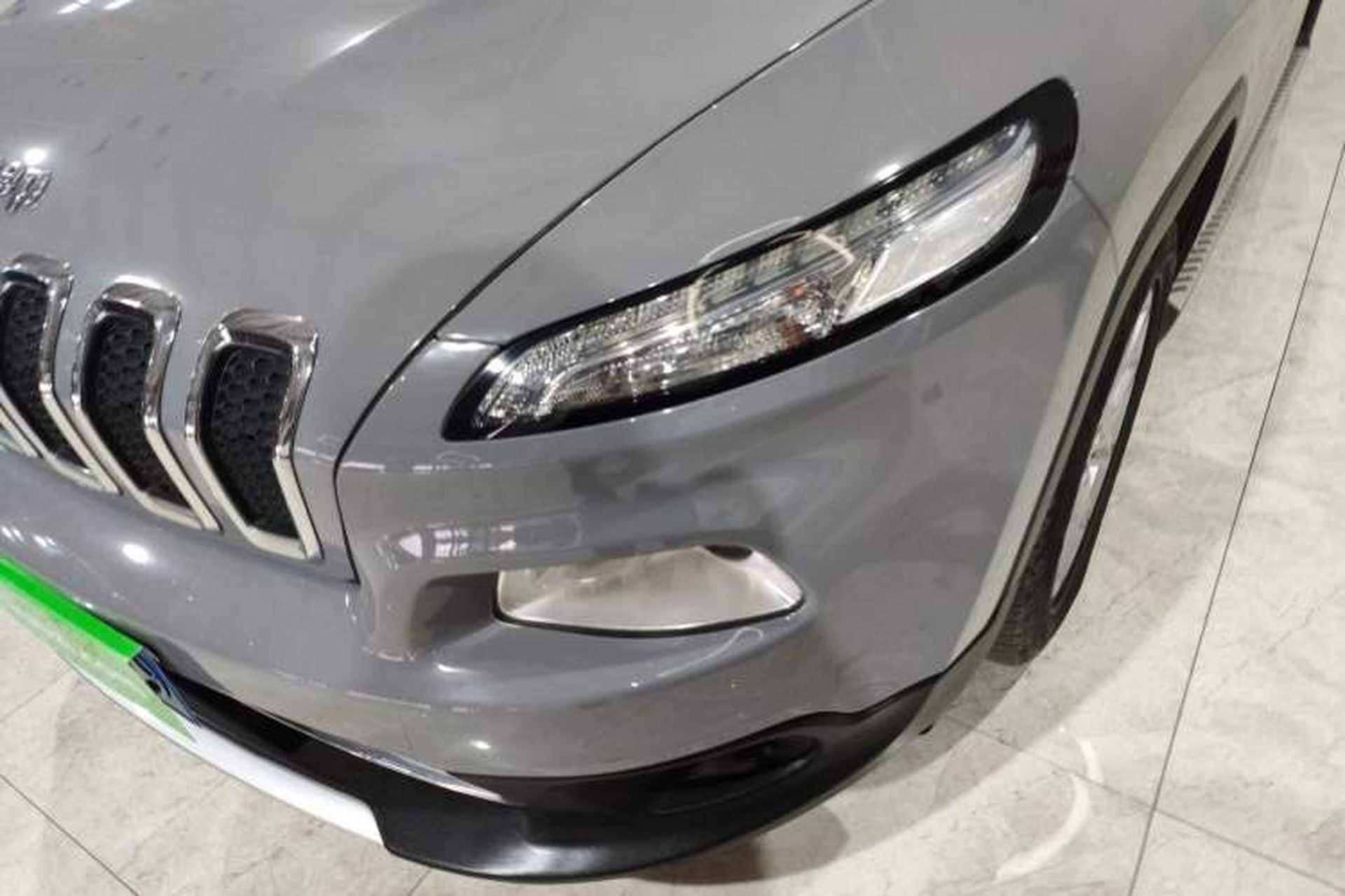 Used Jeep Cherokee 2017 2.0L Superior Edition Left Front Headlight