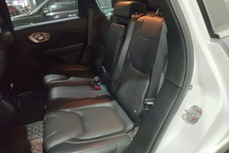 Used Jeep Cherokee 2017 2.0L Superior Edition Left Rear Seat