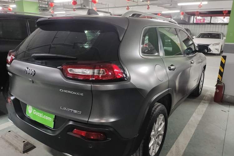 Used Jeep Cherokee 2017 2.4L Leading Smart Edition Rear Right 45 Deg