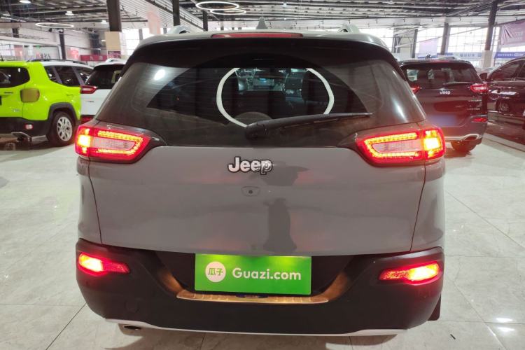 Used Jeep Cherokee 2017 2.0L Superior Edition Rear