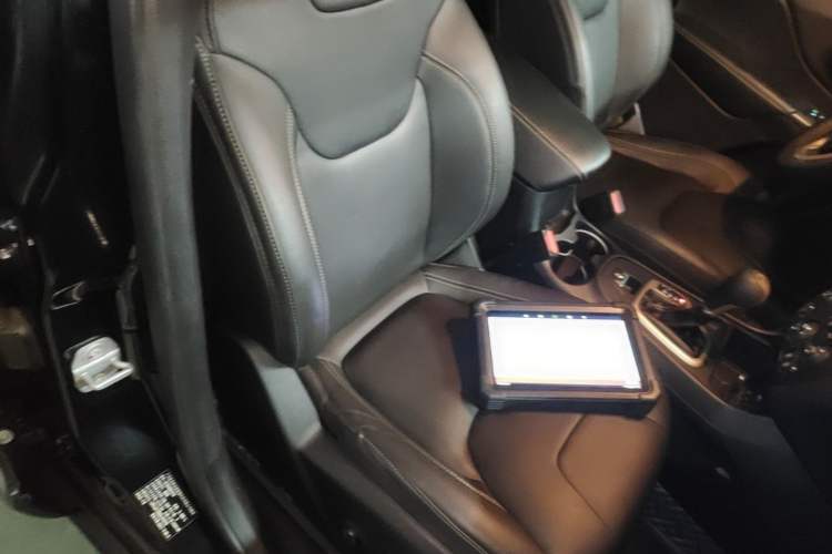 Used Jeep Cherokee 2017 2.4L Leading Smart Edition Right Front Seat