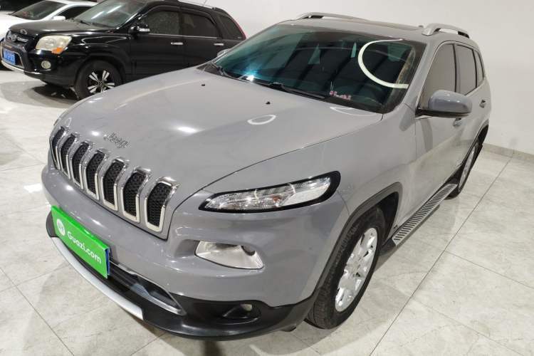 Used Jeep Cherokee 2017 2.0L Superior Edition Guazi used car, China used car export, Used car for sale, Used  cars, Cheapest cars for sale