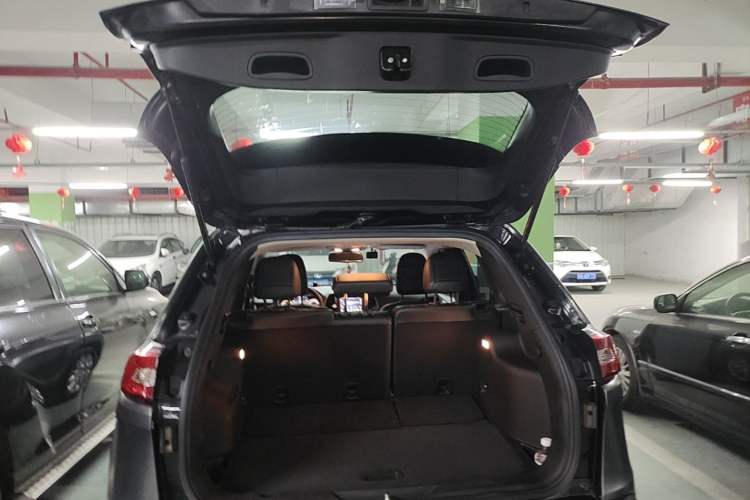 Used Jeep Cherokee 2017 2.4L Leading Smart Edition Trunk