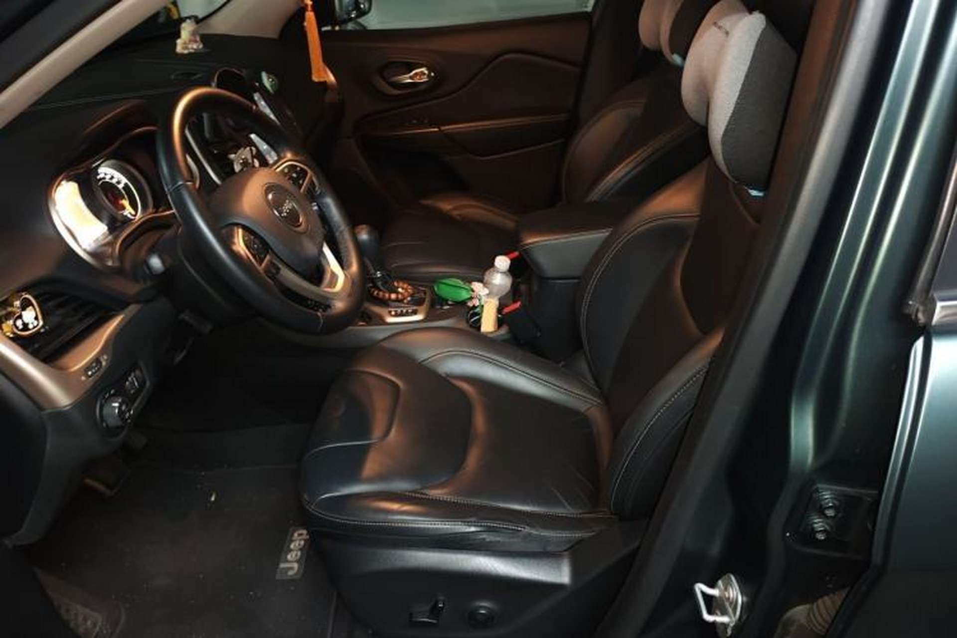 Used Jeep Cherokee 2017 2.0L Superior Edition Left Front Seat