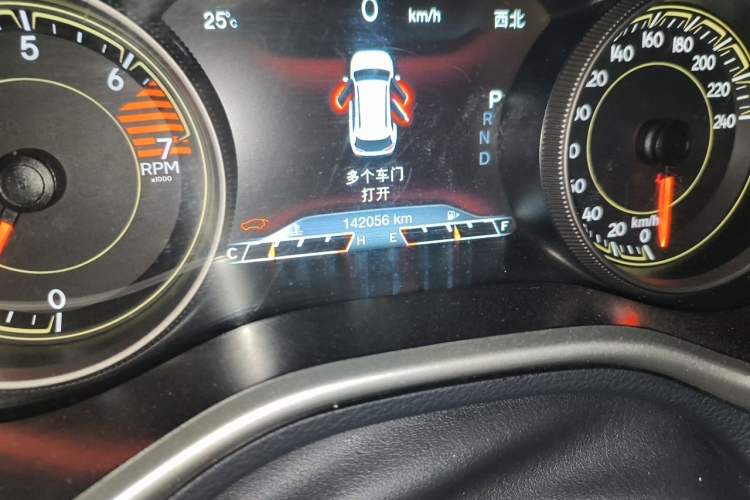 Used Jeep Cherokee 2017 2.0L Superior Edition Odometer Close Up