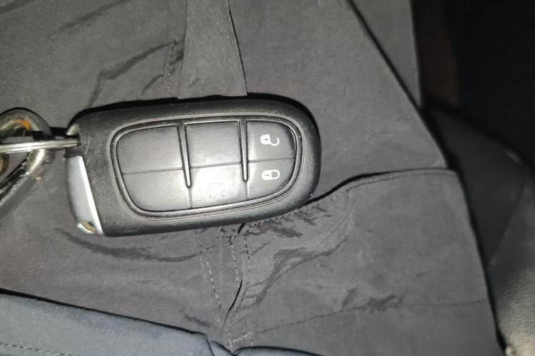 Used Jeep Cherokee 2017 2.0L Superior Edition Vehicle Key