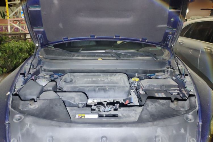 Used Jeep Cherokee 2017 2.4L Superior Edition Engine Bay
