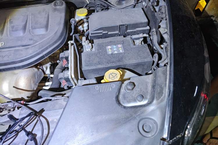 Used Jeep Cherokee 2017 2.0L Superior Edition Engine Bay Left