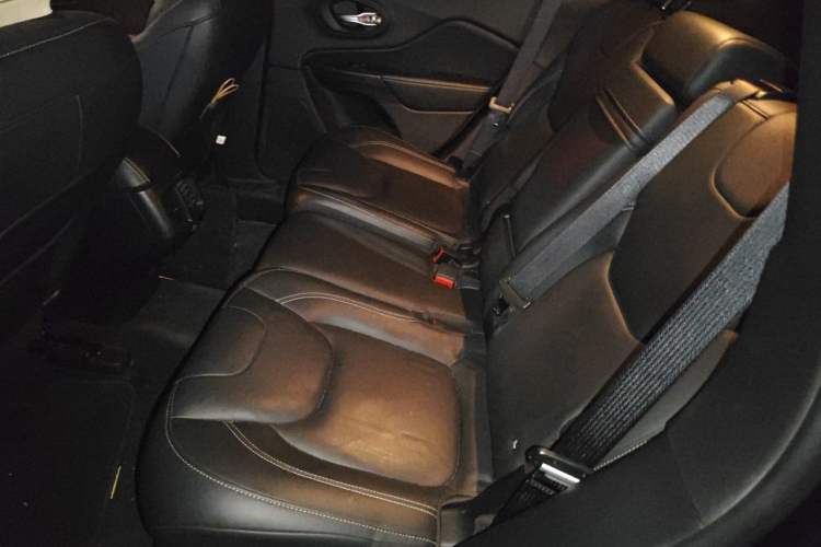 Used Jeep Cherokee 2017 2.0L Superior Edition Left Rear Seat